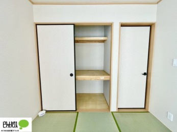 �Q���@�a���ɂ��鉟����͗��q�p�̕z�c��G�߂̕z�c����������ۊǂł��܂��B