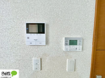 ���ӊ��@������Ԃ����S��TV���j�^�[�t���C���^�[�z��