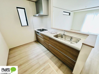 �L�b�`���@�{�H��ʐ^�@�V�z�Ȃ�ł͂̃s�J�s�J�̃L�b�`���͖����̂��������y�������Ă���܂��ˁB