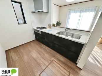 �L�b�`���@�{�H��ʐ^�@�V�z�Ȃ�ł͂̃s�J�s�J�̃L�b�`���͖����̂��������y�������Ă���܂��ˁB