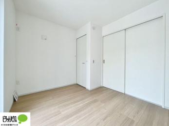 ���[�@���ꂼ��̂������Ɏ��[�X�y�[�X������̂Ńv���C�x�[�g�ȉו����g�߂ɒu�����Ƃ��ł��܂��B