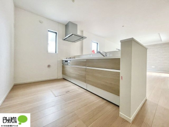 �L�b�`���@�V�z�Ȃ�ł͂̃s�J�s�J�̃L�b�`���͖����̂��������y�������Ă���܂��ˁB