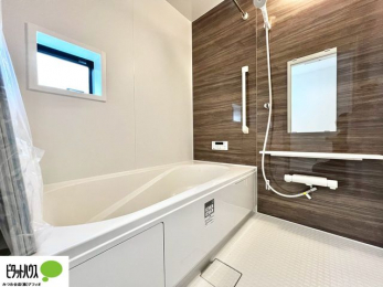 �����@�����̔�������Ă����o�X���[���͍L�X�������B�x���͂��q�l�ƈꏏ�ɗV�тȂ������܂��ˁB