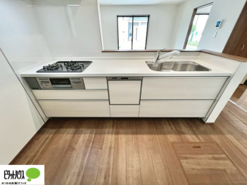 �L�b�`���@�Ƒ��Ƃ��b���Ȃ���y���������ł���J�E���^�[�L�b�`���B