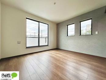 �Q���@����̏I���ɕv�w�ł������߂������Q���B�L���ɂ�Ƃ肪����A�Ƒ��̋C�z�������Ȃ������������x�߂���S�̃v���C�x�[�g��Ԃł��B