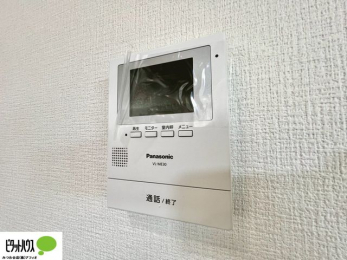 ���̑��@�{�H��ʐ^�@������Ԃ����S��TV���j�^�[�t���C���^�[�z��