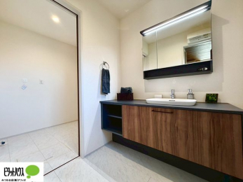���ʑ�E���ʏ��@�{�H��ʐ^�F�O�ʋ��̗���A�V���N���ȂǑ������[��������A�L�X�Ƃ������ʉ��ϑ�ł��B