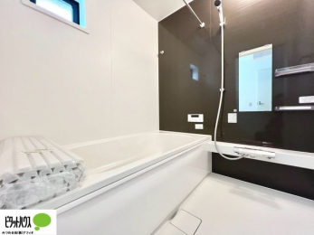 �����@�����̔�������Ă����o�X���[���͍L�X�������B�x���͂��q�l�ƈꏏ�ɗV�тȂ������܂��ˁB