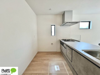 �L�b�`���@�V�z�Ȃ�ł͂̃s�J�s�J�̃L�b�`���͖����̂��������y�������Ă���܂��ˁB