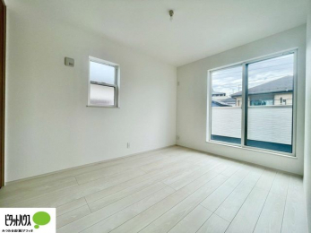 �Q���@�傫�ȑ����疾�邢�z�˂�������܂��B