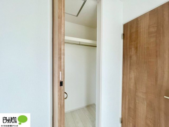 ���[�@���ꂼ��̂������Ɏ��[�X�y�[�X������̂Ńv���C�x�[�g�ȉו����g�߂ɒu�����Ƃ��ł��܂��B