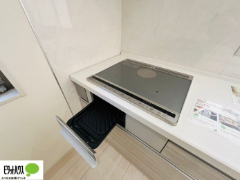 �L�b�`���@�{�H��ʐ^�@�V�z�Ȃ�ł͂̃s�J�s�J�̃L�b�`���͖����̂��������y�������Ă���܂��ˁB