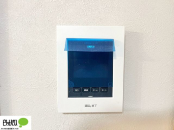 ���̑��@������Ԃ����S��TV���j�^�[�t���C���^�[�z��