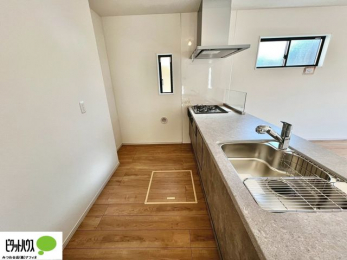 �L�b�`���@�{�H��ʐ^�@�V�z�Ȃ�ł͂̃s�J�s�J�̃L�b�`���͖����̂��������y�������Ă���܂��ˁB