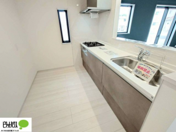 �L�b�`���@�V�z�Ȃ�ł͂̃s�J�s�J�̃L�b�`���͖����̂��������y�������Ă���܂��ˁB