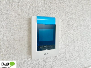 ���̑��@������Ԃ����S��TV���j�^�[�t���C���^�[�z��