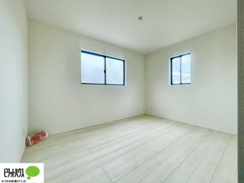 �q�������@�w�т̎��Ԃ��V�Ԏ��Ԃ���؂ɂł���q�ǂ������B�Ƌ�̔z�u�����₷���V���v���Ȑ݌v�ŁA�������K�Ɏg���܂��B