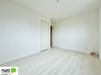 ���[�@���ꂼ��̂������Ɏ��[�X�y�[�X������̂Ńv���C�x�[�g�ȉו����g�߂ɒu�����Ƃ��ł��܂��B