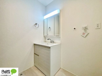 ���ʑ�E���ʏ��@�g���₷���V���v���Ȑ��ʉ��ϑ�B�����̎x�x�͂�������n�܂�܂��B