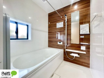 �����@�����̔�������Ă����o�X���[���͍L�X�������B�x���͂��q�l�ƈꏏ�ɗV�тȂ������܂��ˁB