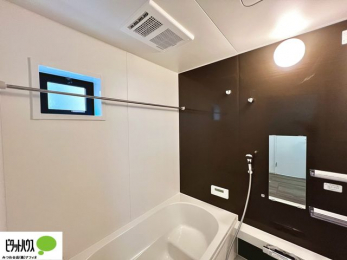 �����@�����̔�������Ă����o�X���[���͍L�X�������B�x���͂��q�l�ƈꏏ�ɗV�тȂ������܂��ˁB