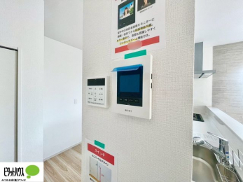 ���̑��@������Ԃ����S��TV���j�^�[�t���C���^�[�z��