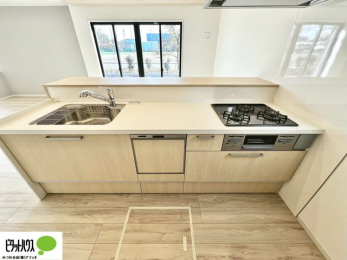 �L�b�`���@�V�z�Ȃ�ł͂̃s�J�s�J�̃L�b�`���͖����̂��������y�������Ă���܂��ˁB