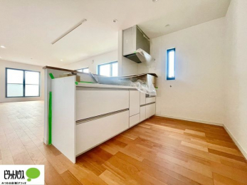 �L�b�`���@�V�z�Ȃ�ł͂̃s�J�s�J�̃L�b�`���͖����̂��������y�������Ă���܂��ˁB
