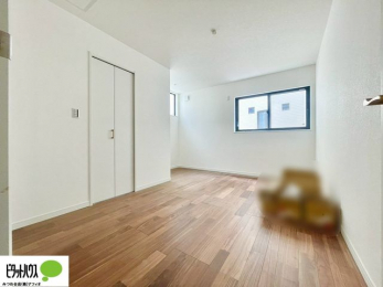 �Q���@�傫�ȑ����疾�邢�z�˂�������܂��B