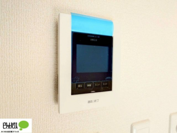 ���̑��@������Ԃ����S��TV���j�^�[�t���C���^�[�z��
