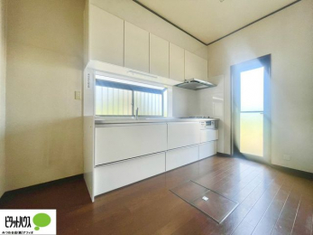 �L�b�`���@�������[���t���Ă���̂ŃL�b�`��������X�b�L���Еt���܂��B