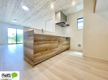 �L�b�`���@�V�z�Ȃ�ł͂̃s�J�s�J�̃L�b�`���͖����̂��������y�������Ă���܂��ˁB