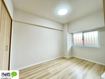 �Q���@�傫�ȑ����疾�邢�z�˂�������܂��B