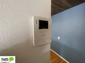 �L�b�`���@������Ԃ����S��TV���j�^�[�t���C���^�[�z��