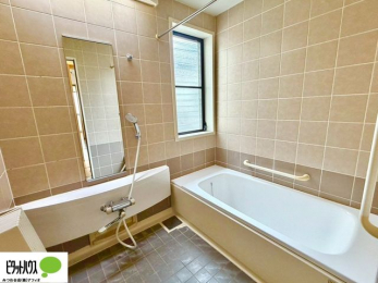 �����@�����̔�������Ă����o�X���[���͍L�X�������B�x���͂��q�l�ƈꏏ�ɗV�тȂ������܂��ˁB