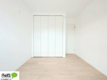 ���[�@���ꂼ��̂������Ɏ��[�X�y�[�X������̂Ńv���C�x�[�g�ȉו����g�߂ɒu�����Ƃ��ł��܂��B