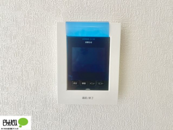 ���̑��@������Ԃ����S��TV���j�^�[�t���C���^�[�z��