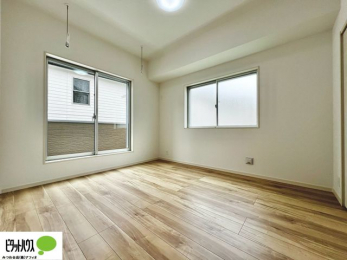 �Q���@����̏I���ɕv�w�ł������߂������Q���B�L���ɂ�Ƃ肪����A�Ƒ��̋C�z�������Ȃ������������x�߂���S�̃v���C�x�[�g��Ԃł��B