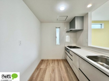�L�b�`���@�V�z�Ȃ�ł͂̃s�J�s�J�̃L�b�`���͖����̂��������y�������Ă���܂��ˁB