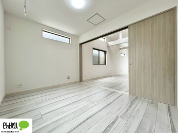 �Q���@����̏I���ɕv�w�ł������߂������Q���B�L���ɂ�Ƃ肪����A�Ƒ��̋C�z�������Ȃ������������x�߂���S�̃v���C�x�[�g��Ԃł��B