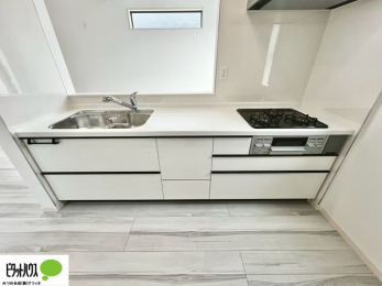�L�b�`���@�V�z�Ȃ�ł͂̃s�J�s�J�̃L�b�`���͖����̂��������y�������Ă���܂��ˁB