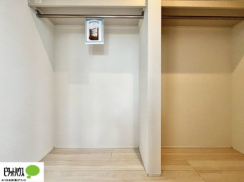 ���̑����ρ@�E�H�[�N�C���N���[�[�b�g�͂��m�������[����̂͂������A���s�o�b�N�Ȃǂ̑傫�ȉו������[���Ă����̂ɂ��֗��ł��B
