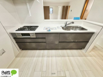 �L�b�`���@�V�z�Ȃ�ł͂̃s�J�s�J�̃L�b�`���͖����̂��������y�������Ă���܂��ˁB