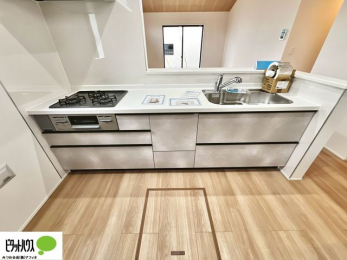 �L�b�`���@�V�z�Ȃ�ł͂̃s�J�s�J�̃L�b�`���͖����̂��������y�������Ă���܂��ˁB