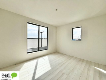 ���[�@����̏I���ɕv�w�ł������߂������Q���B�L���ɂ�Ƃ肪����A�Ƒ��̋C�z�������Ȃ������������x�߂���S�̃v���C�x�[�g��Ԃł��B