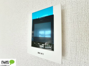 ���̑��@������Ԃ����S��TV���j�^�[�t���C���^�[�z��