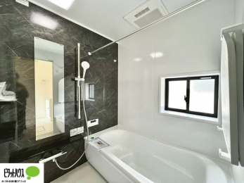 �����@�����̔�������Ă����o�X���[���͍L�X�������B�x���͂��q�l�ƈꏏ�ɗV�тȂ������܂��ˁB