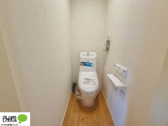 �g�C���@1�E2�K�E�H�V�����b�g�g�C�������B