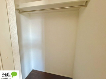 ���[�@���ꂼ��̂������Ɏ��[�X�y�[�X������̂Ńv���C�x�[�g�ȉו����g�߂ɒu�����Ƃ��ł��܂��B