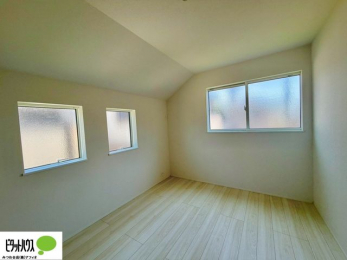 �q�������@�w�т̎��Ԃ��V�Ԏ��Ԃ���؂ɂł���q�ǂ������B�Ƌ�̔z�u�����₷���V���v���Ȑ݌v�ŁA�������K�Ɏg���܂��B
